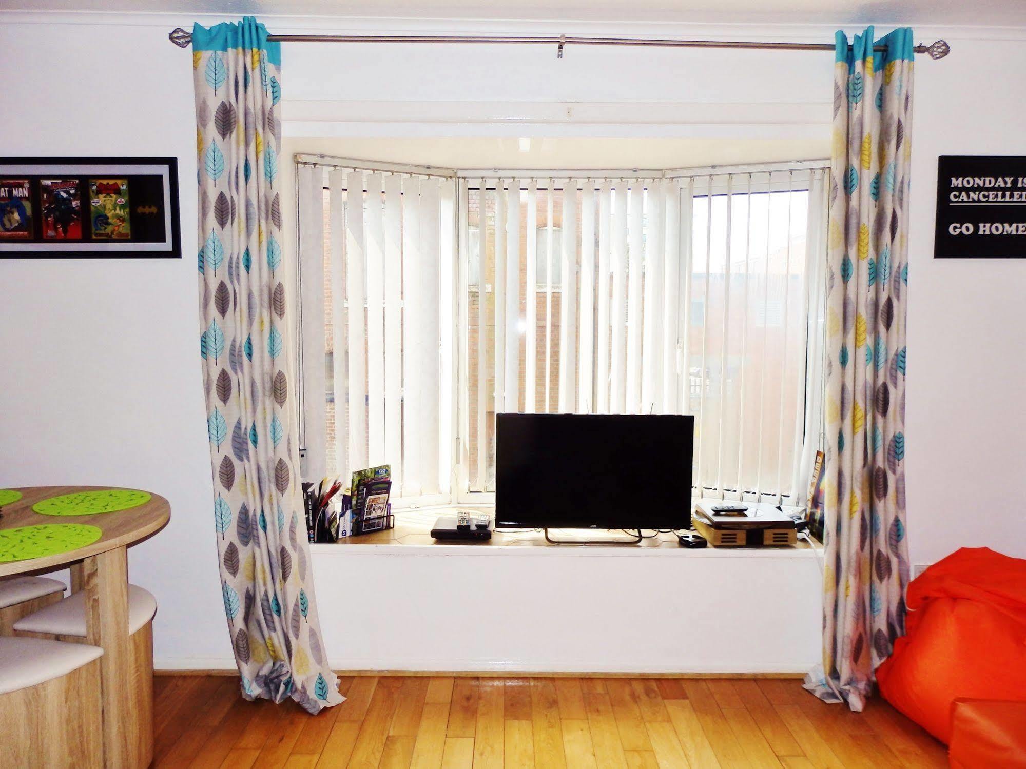 Very Central Location- Free Parking - 2 Bedrooms Belfast Esterno foto