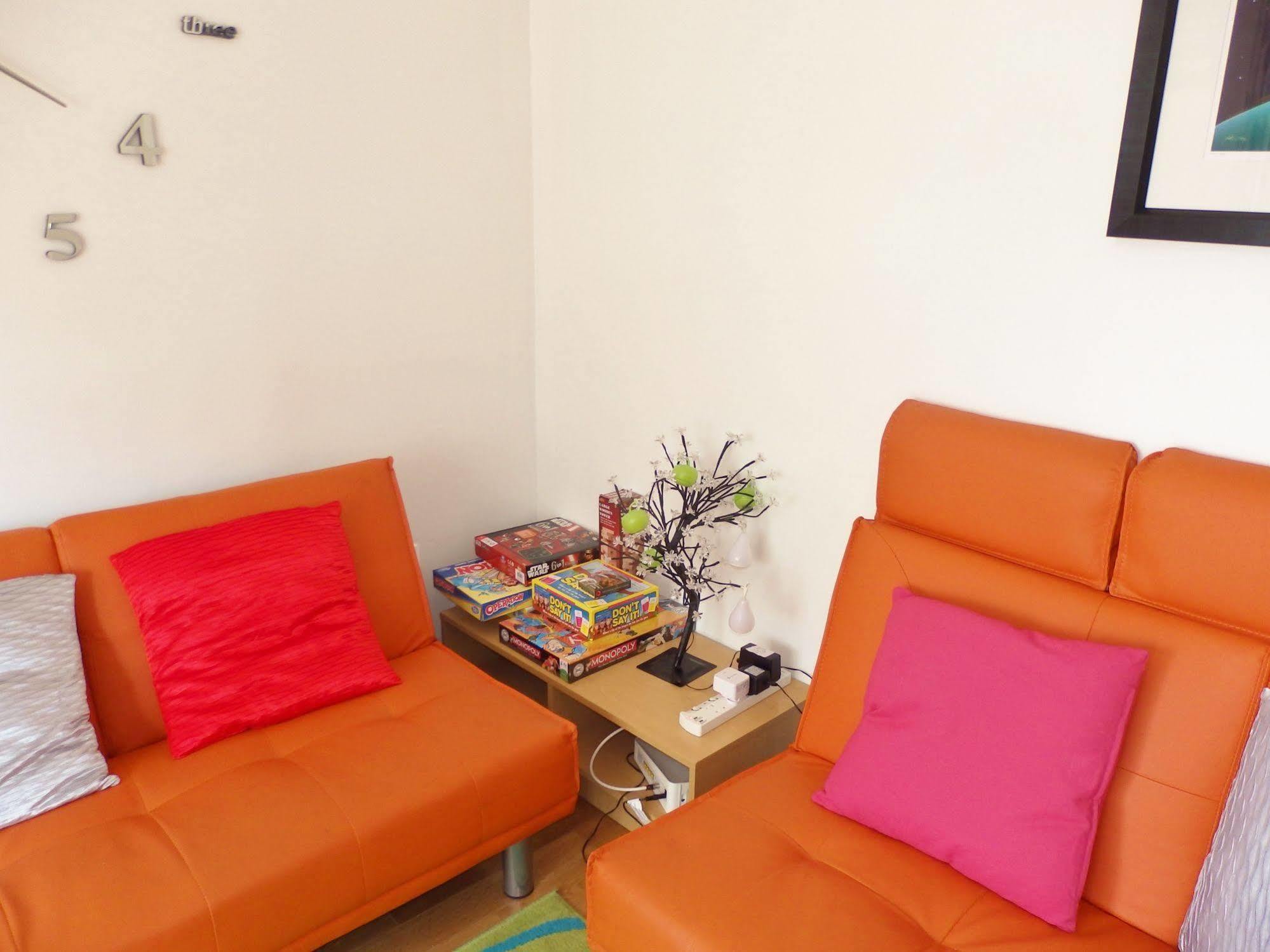Very Central Location- Free Parking - 2 Bedrooms Belfast Esterno foto