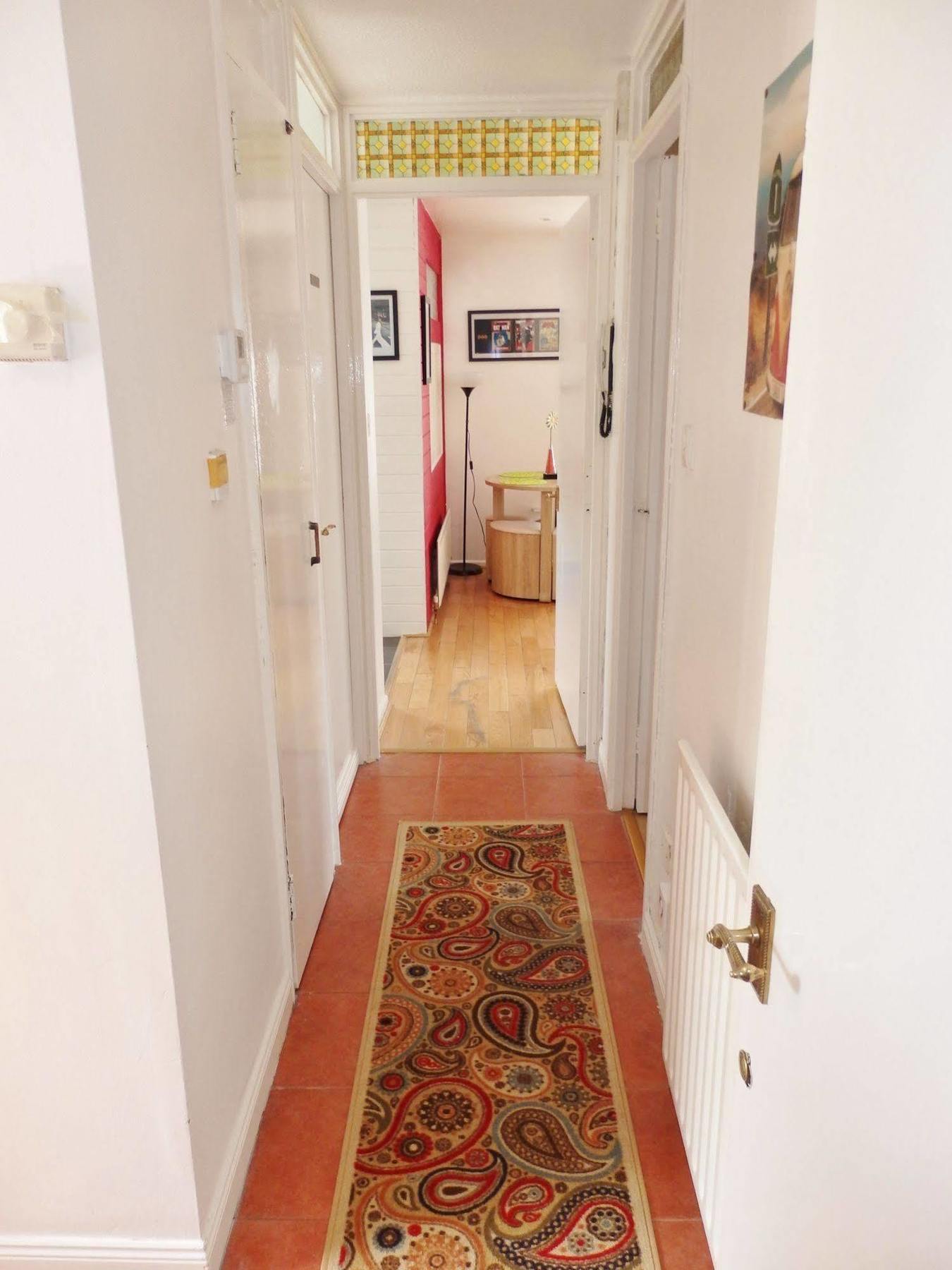 Very Central Location- Free Parking - 2 Bedrooms Belfast Esterno foto