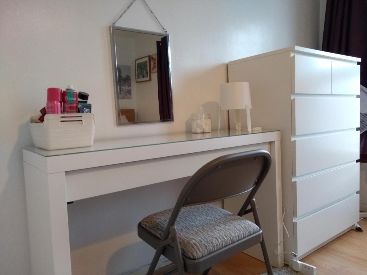 Very Central Location- Free Parking - 2 Bedrooms Belfast Esterno foto