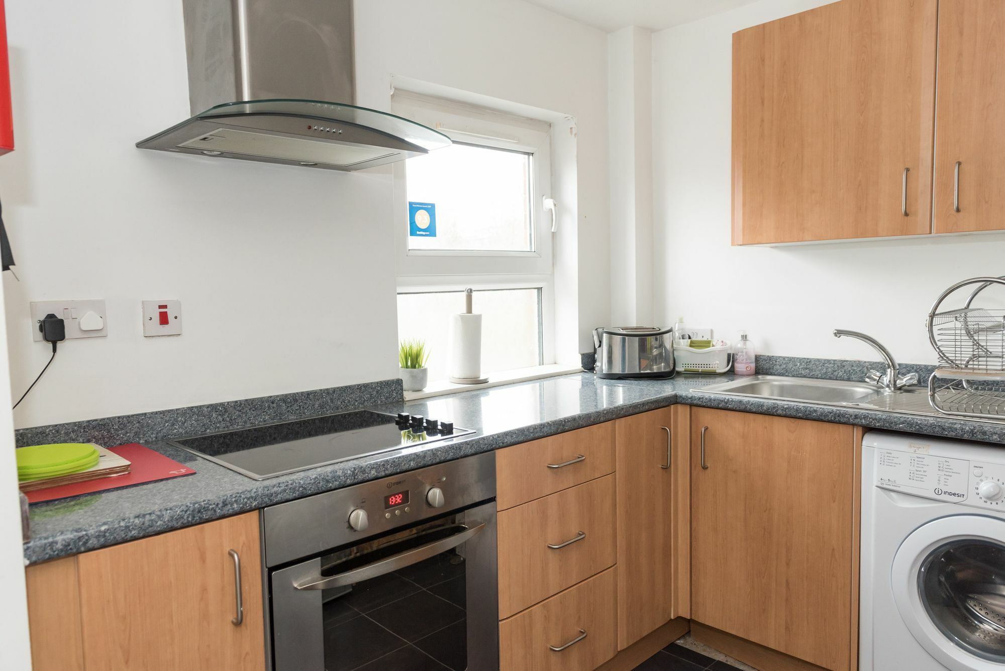 Very Central Location- Free Parking - 2 Bedrooms Belfast Esterno foto