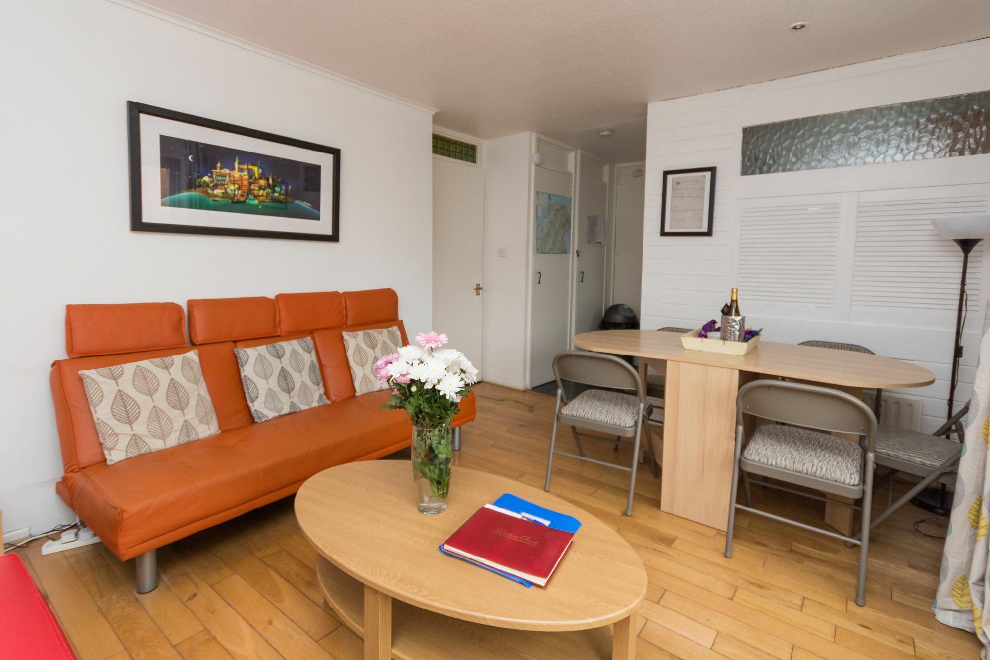 Very Central Location- Free Parking - 2 Bedrooms Belfast Esterno foto