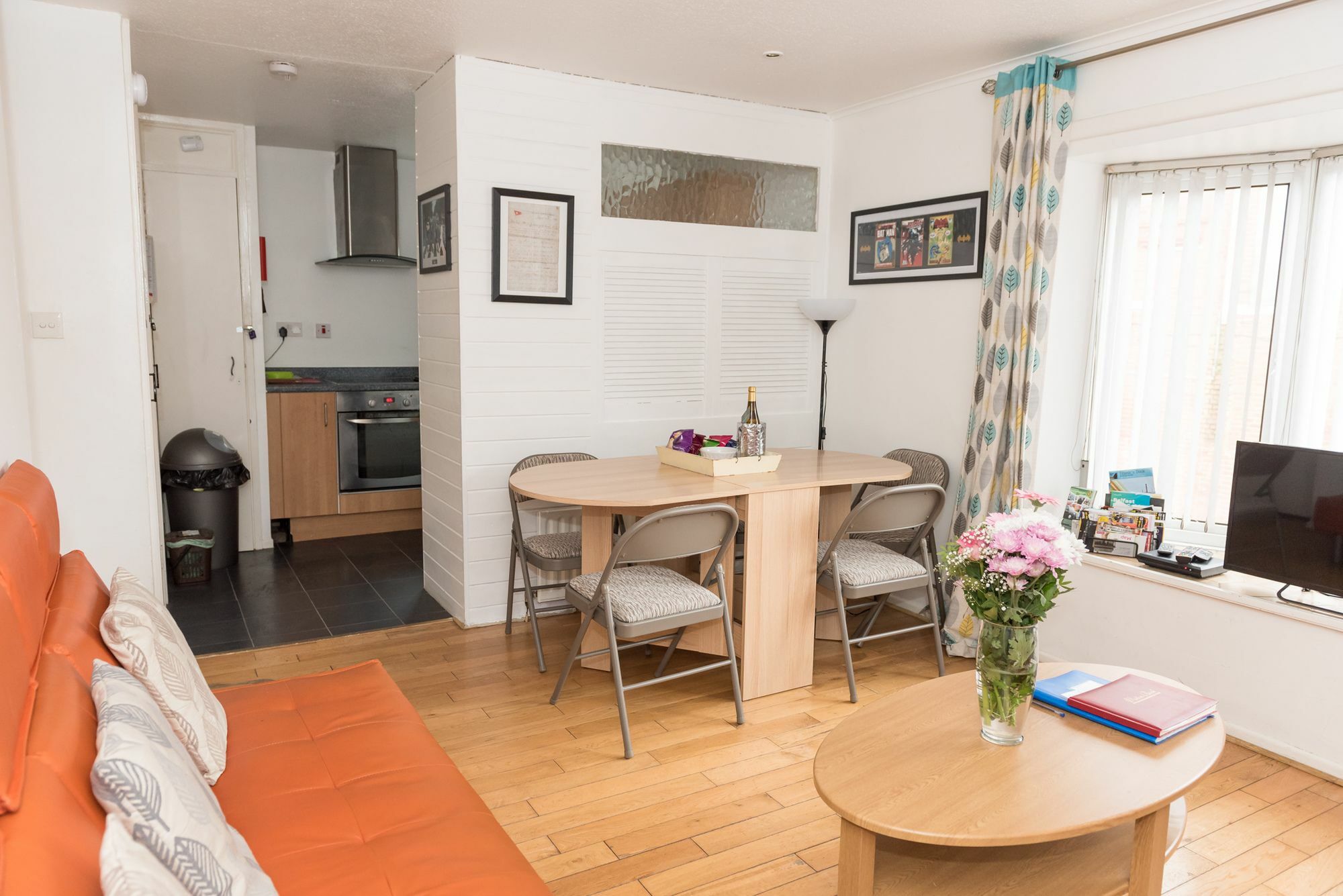 Very Central Location- Free Parking - 2 Bedrooms Belfast Esterno foto