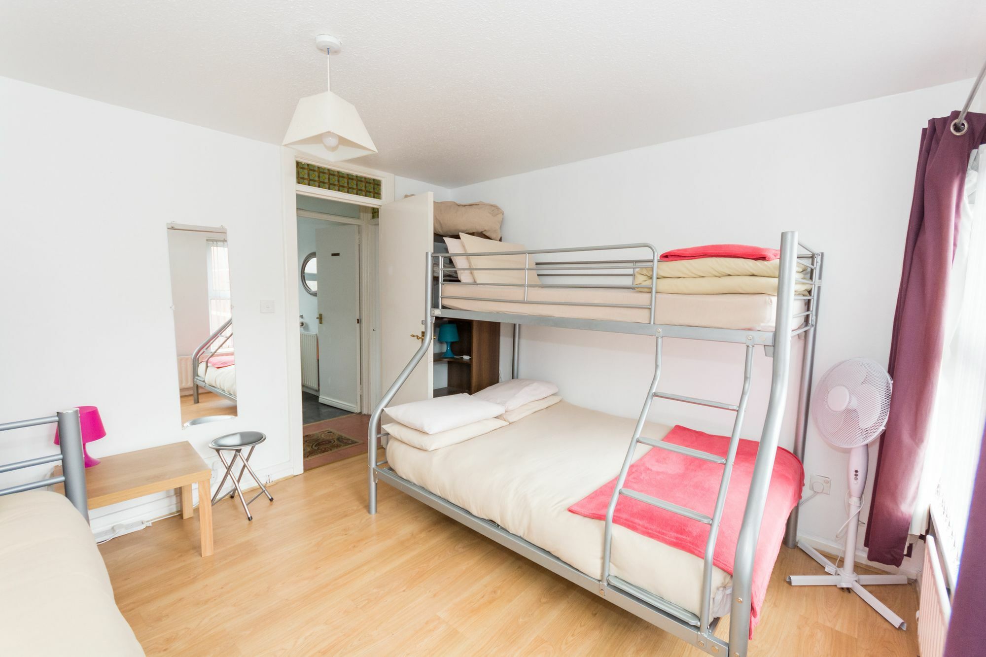 Very Central Location- Free Parking - 2 Bedrooms Belfast Esterno foto