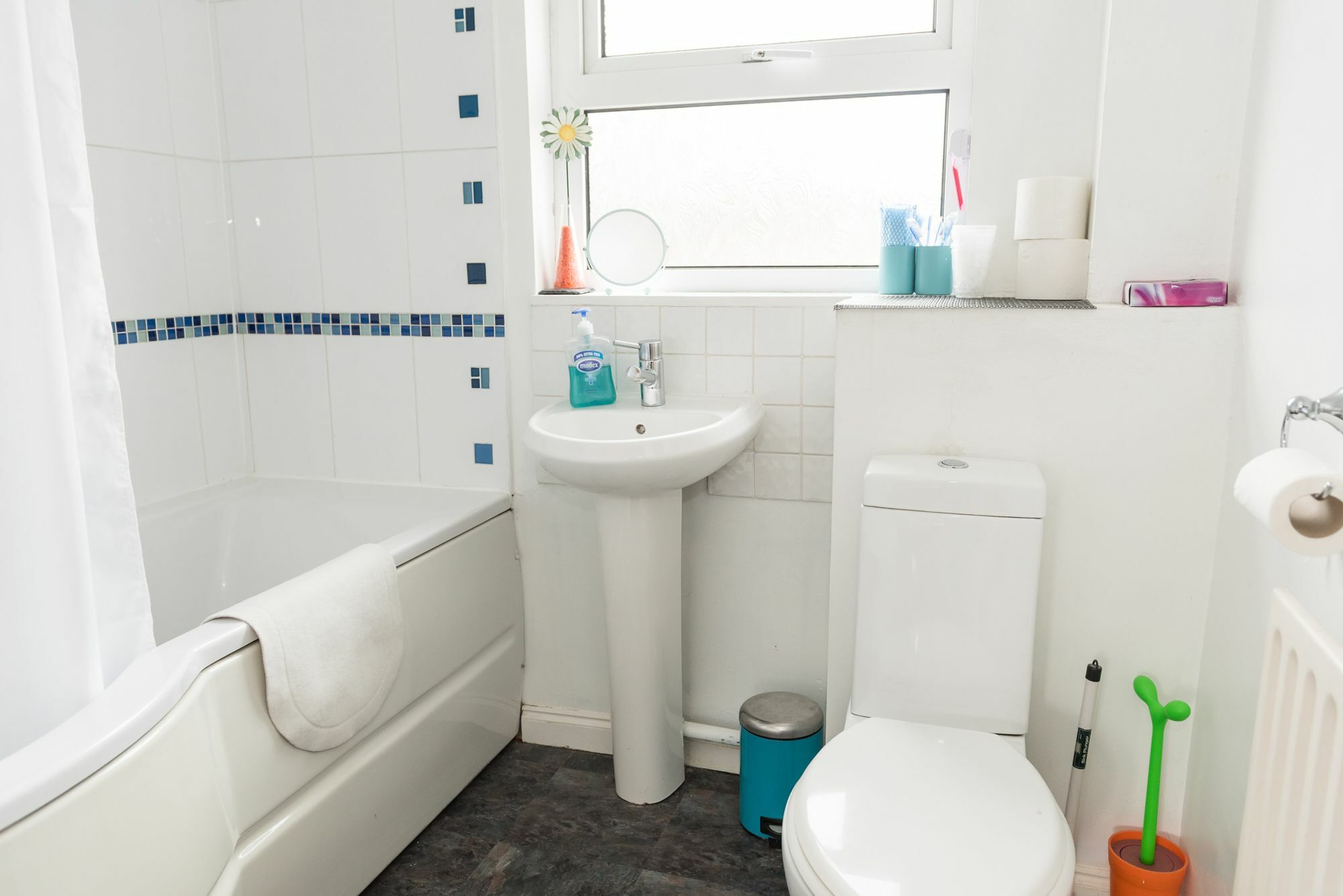 Very Central Location- Free Parking - 2 Bedrooms Belfast Esterno foto